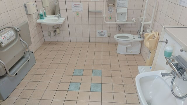 道の駅豊崎　バリアフリー（オストメイト）トイレ