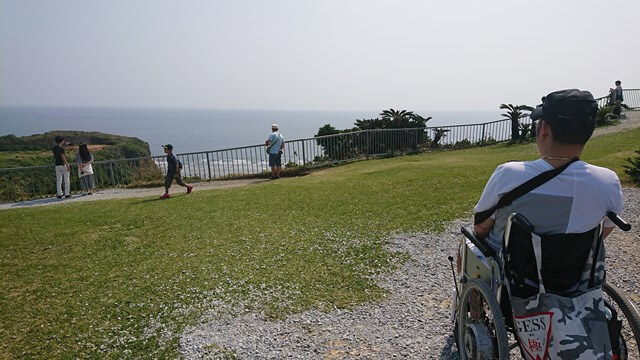 うるま市宮城島果報バンタの絶景ビューと車椅子ユーザー